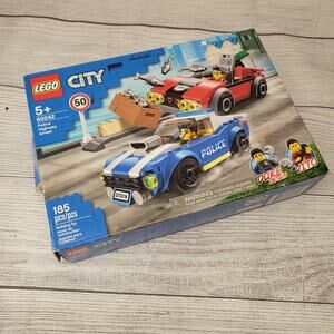 LEGO City 60242 Police Highway Arrest New in Box